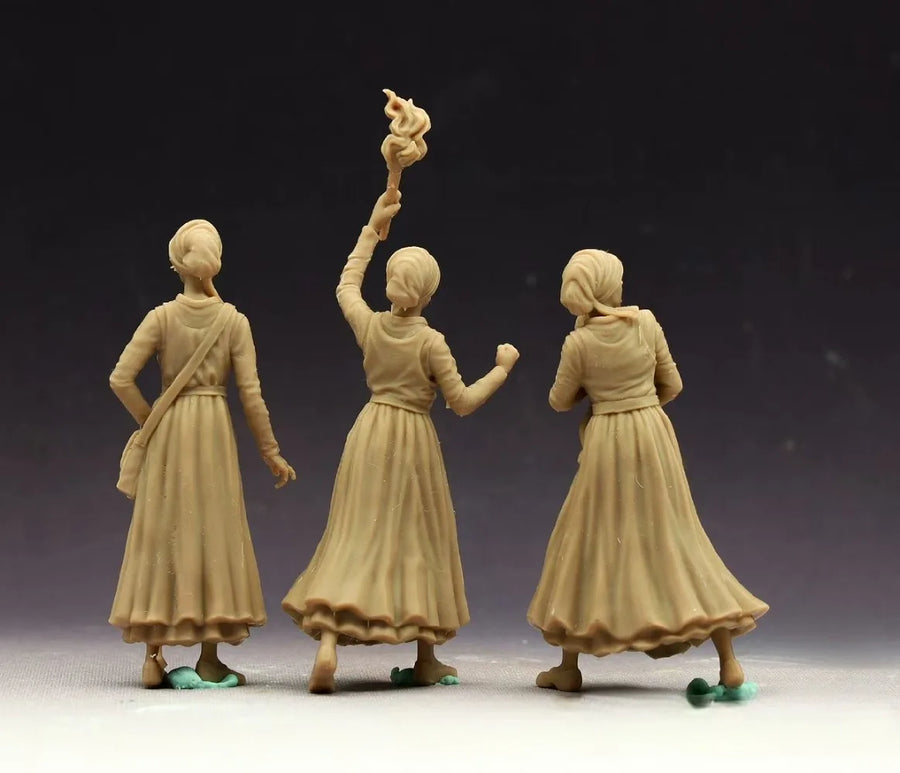 1/35 Scale Civilian Women 3-Figure Set Resin Model Kit - 1/35 resin model view 2
