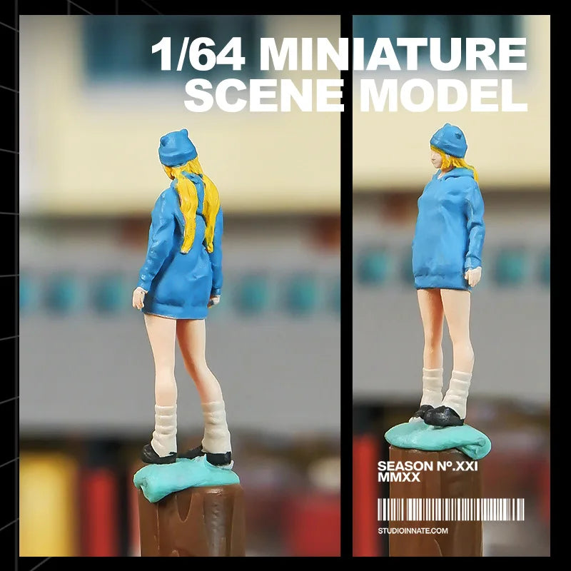 Woman with Satchel & Collar 1/64 Resin Figure Kit - 1/64 resin model view 4