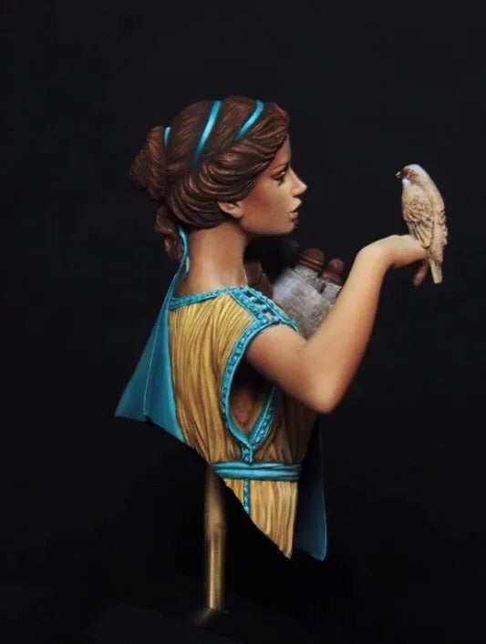 Egyptian Priestess with Falcon 1/10 Resin Bust - 1/10 resin model view 2