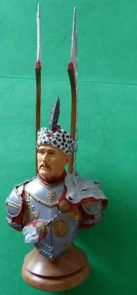 Polish Winged Hussar Officer 1/35 Resin Bust Figure — resin model kit, unassembled and unpainted
