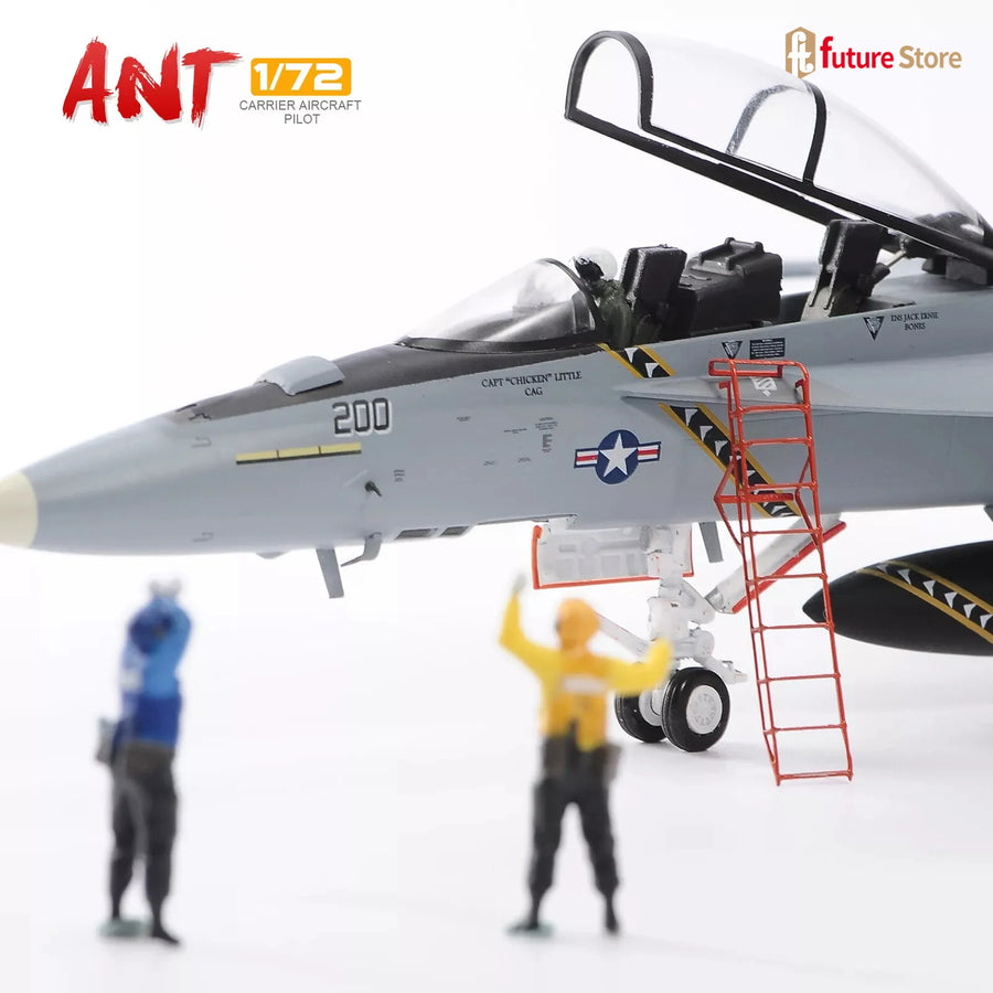 Modern Fighter Pilot Sitting 1/72 Scale Resin Figure - 1/72 resin model view 3