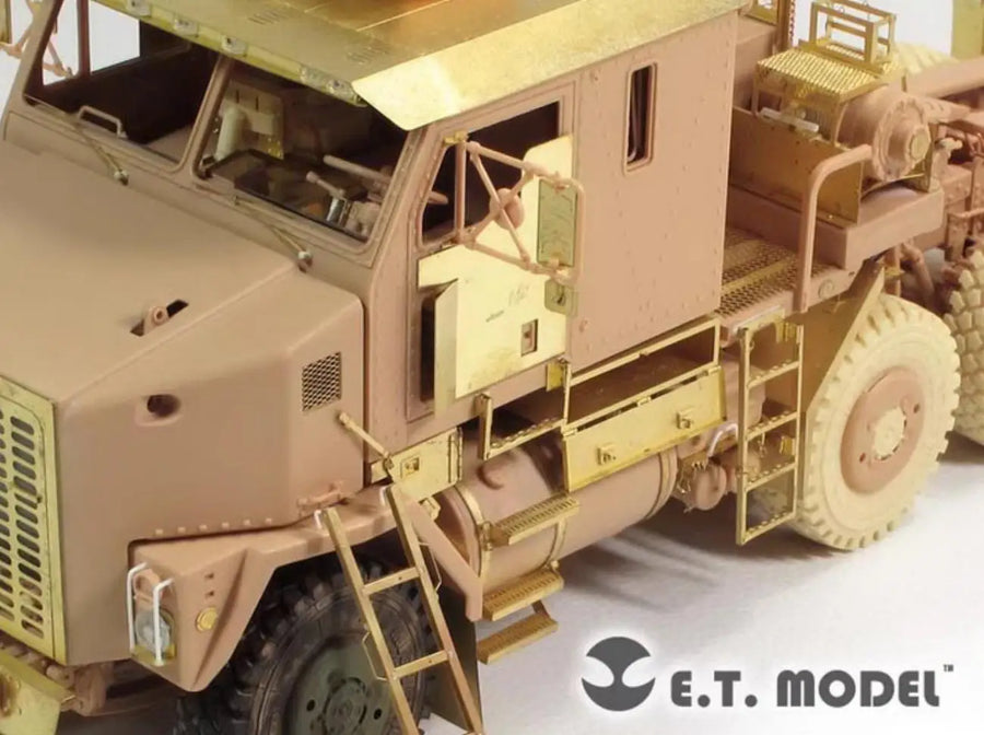 Modern US M1070 HET Truck Tractor 1/35 Resin Model Kit - 1/35 resin model view 5
