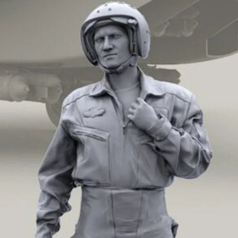 Russian Modern Military Pilot 1/48 Resin Figure Kit - 1/48 resin model view 2