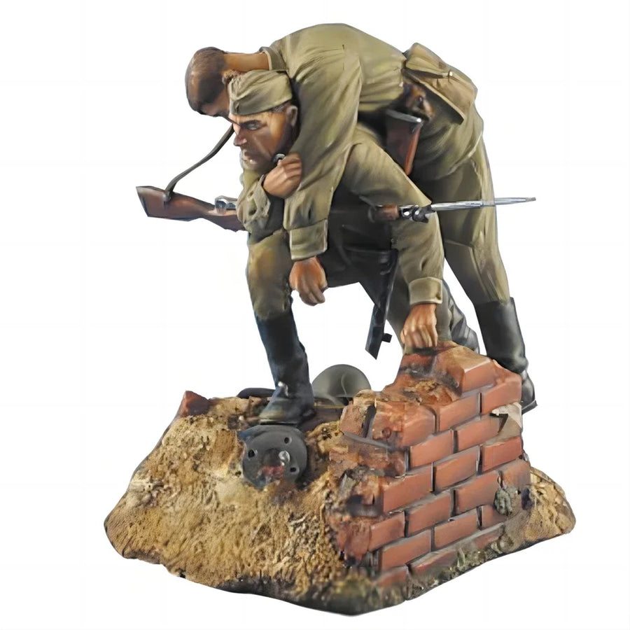 WWII Soldier Scaling Wall 1/35 Resin Diorama Figure Set - 1/35 resin model view 2