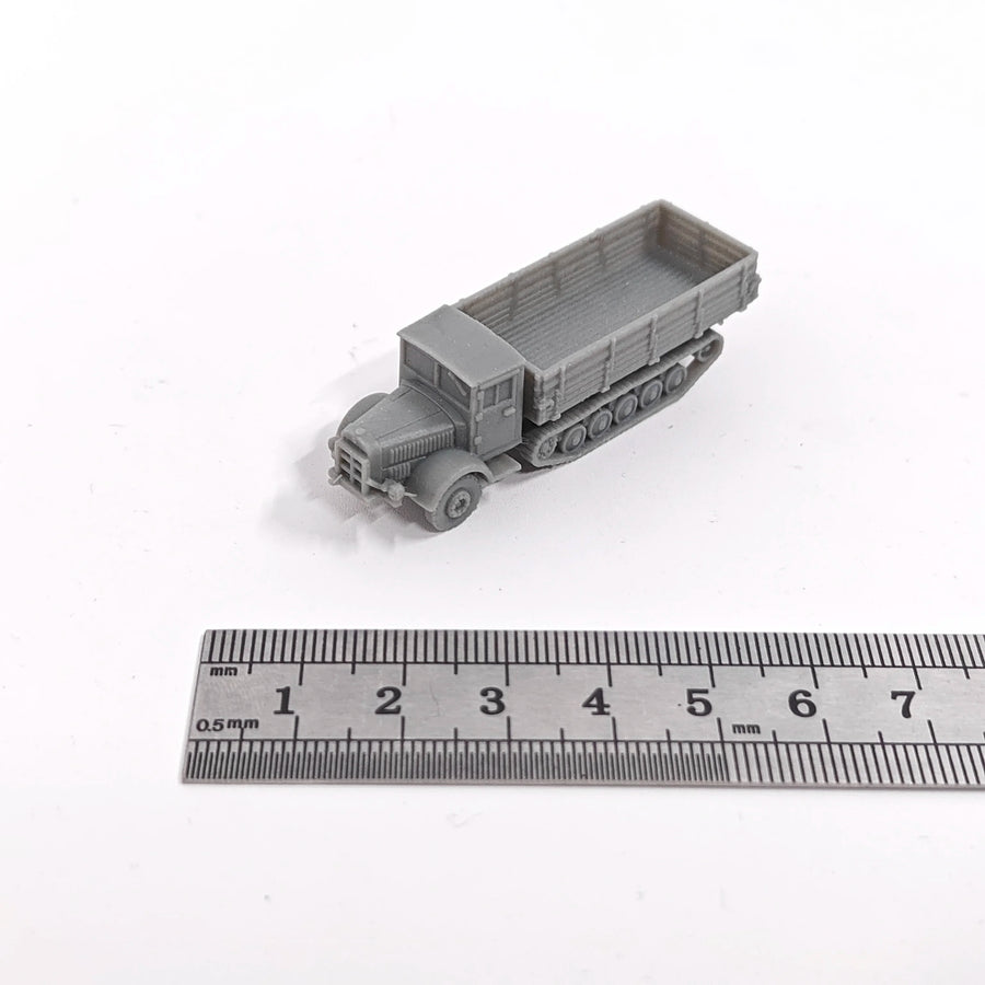 Soviet Komintern Tracked Artillery Truck 1/144 Resin Model Kit - 1/144 resin model view 2
