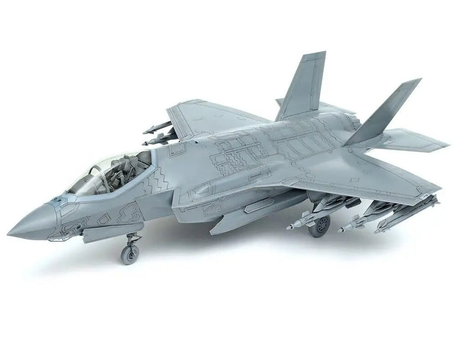 F-35A Lightning II Fighter Jet 1/48 Scale Resin Model Kit - 1/48 resin model view 2