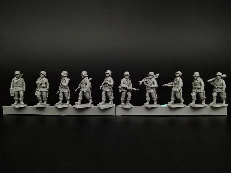WWII German Infantry Section 10-Figure Set 1/72 Scale Resin Kit - 1/72 resin model view 3