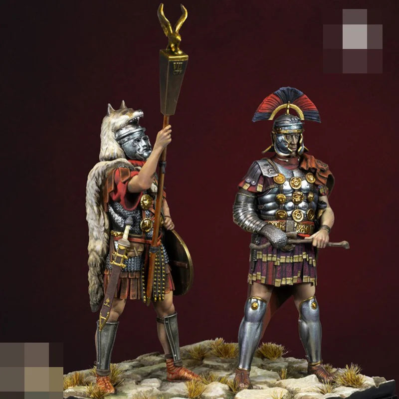 Ancient Roman Centurion and Signifer with Wolf Pelt 1/24 Resin Figure Kit - resin model view 3