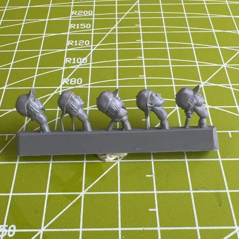 Female Soldier Head Variants with Baseball Caps 1/35 Resin Bust Kit - 1/35 resin model view 3