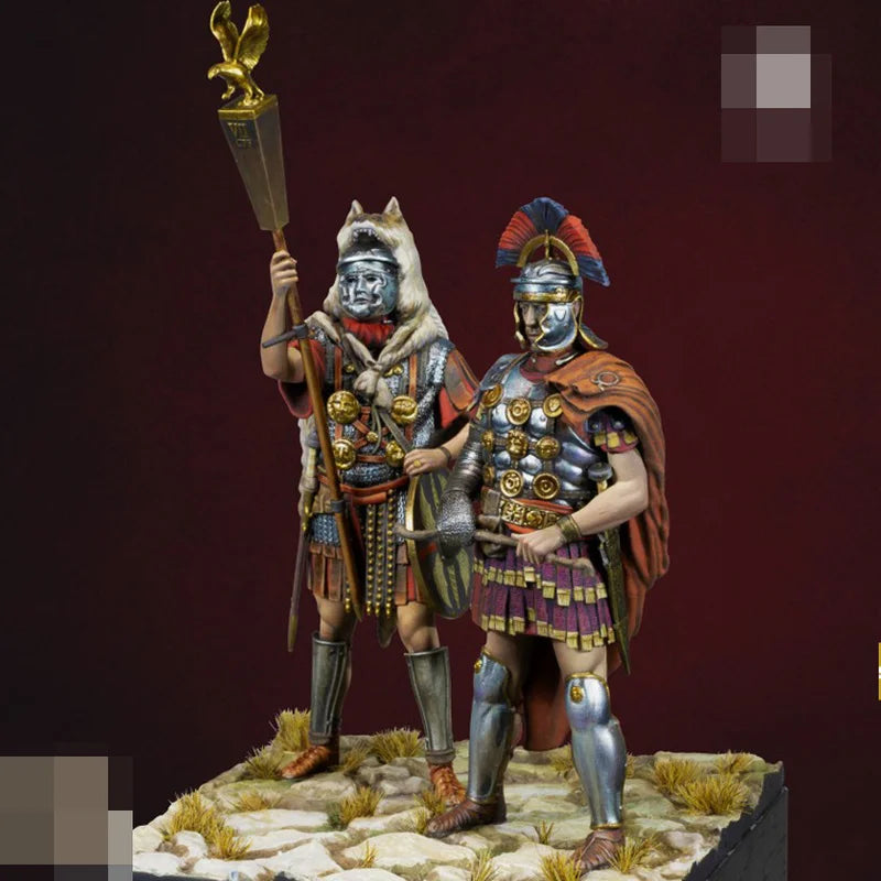 Ancient Roman Centurion and Signifer with Wolf Pelt 1/24 Resin Figure Kit - resin model view 2