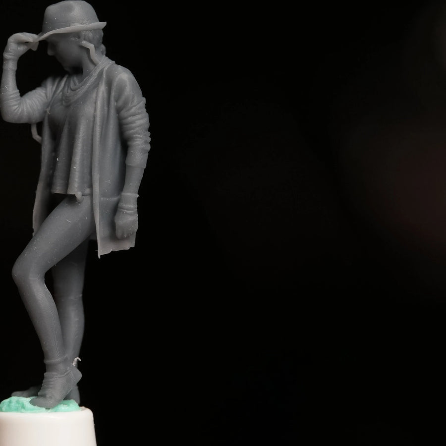 Casual Woman with Baseball Cap and Cardigan 1/64 Resin Figure - 1/64 resin model view 4