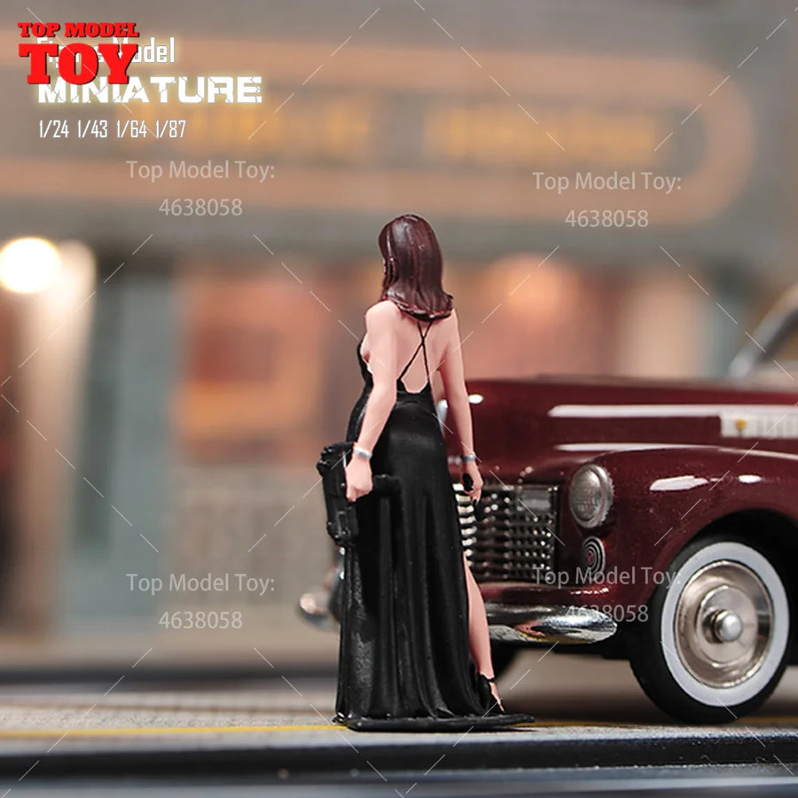 Black Dress Armed Female Figure 1/24 Resin Model Kit with Gun Accessory - 1/24 resin model view 3