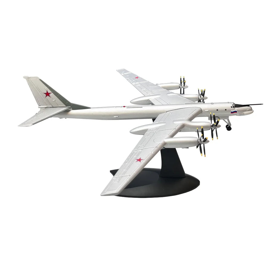 Tupolev Tu-95 Bear Strategic Bomber 1/200 Resin Model Kit - 1/200 resin model view 4