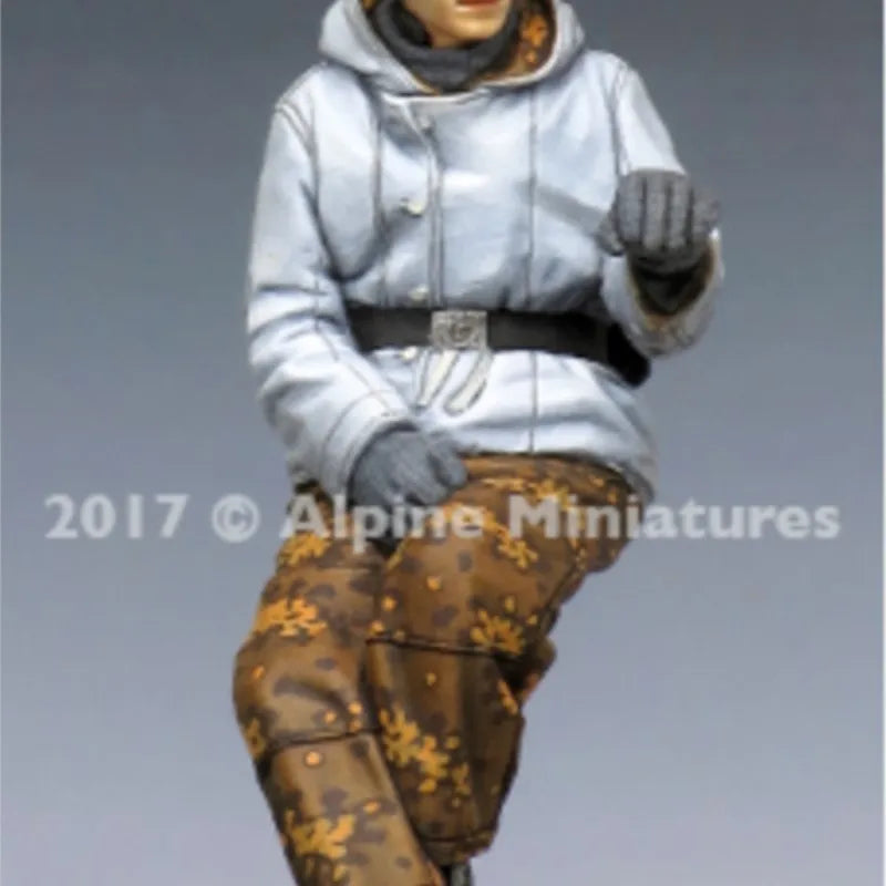 WWII Tank Commander in Hatch 1/35 Resin Figure Kit - 1/35 resin model view 3