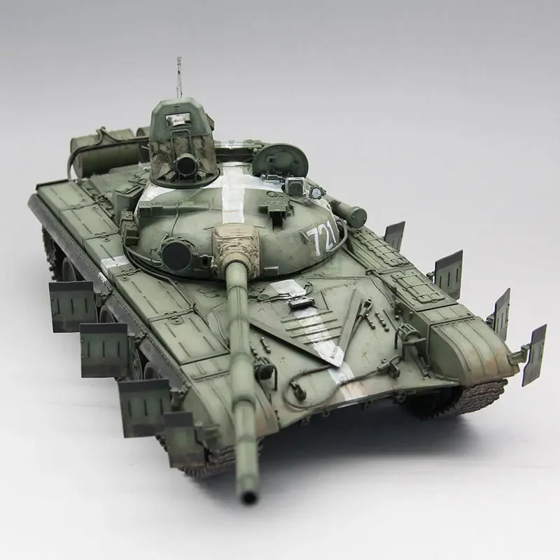 T-72 Main Battle Tank 1/35 Scale Resin Model Kit - 1/35 resin model view 3