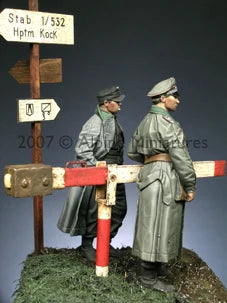 WWII German Officers 2-Figure Diorama Set 1/35 Resin Kit - 1/35 resin model view 2