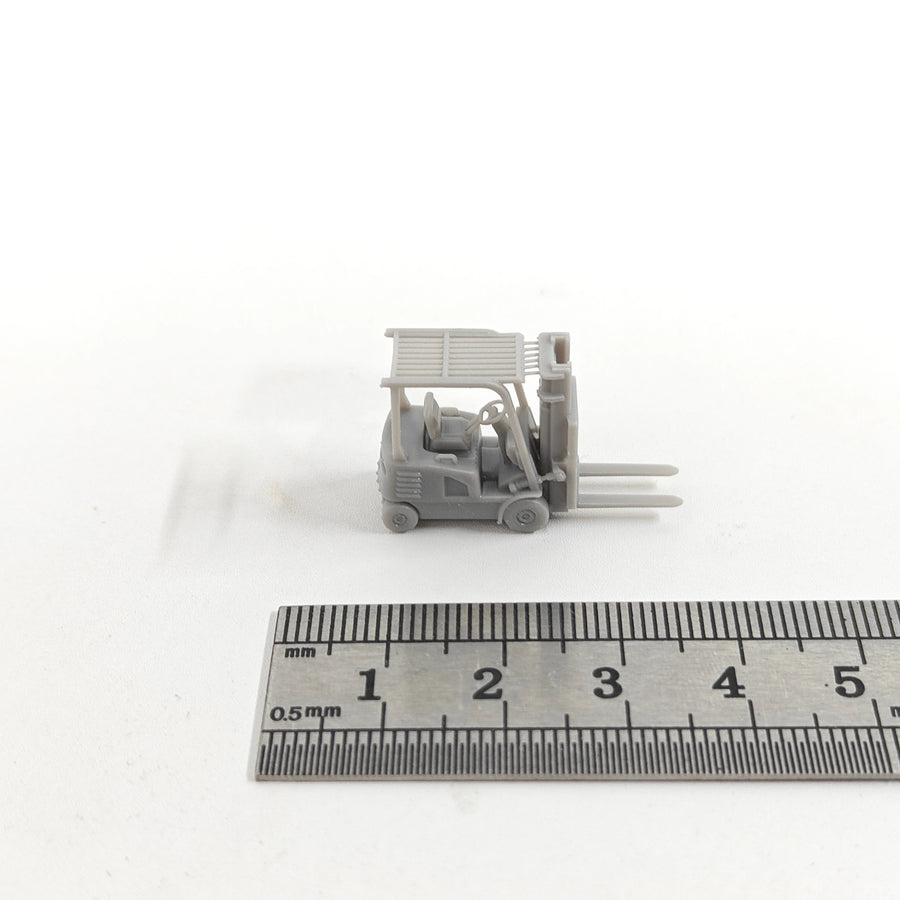 Modern Forklift Truck 1/144 Scale Resin Model Kit - 1/144 resin model view 2