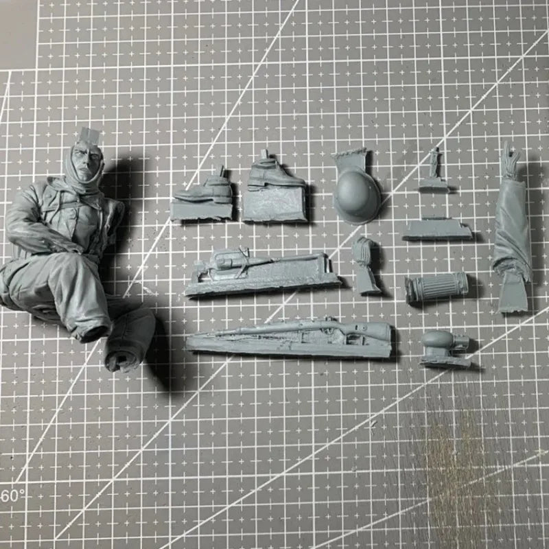 WWII German Tank Commander 1/16 Resin Figure Kit - 1/16 resin model view 5