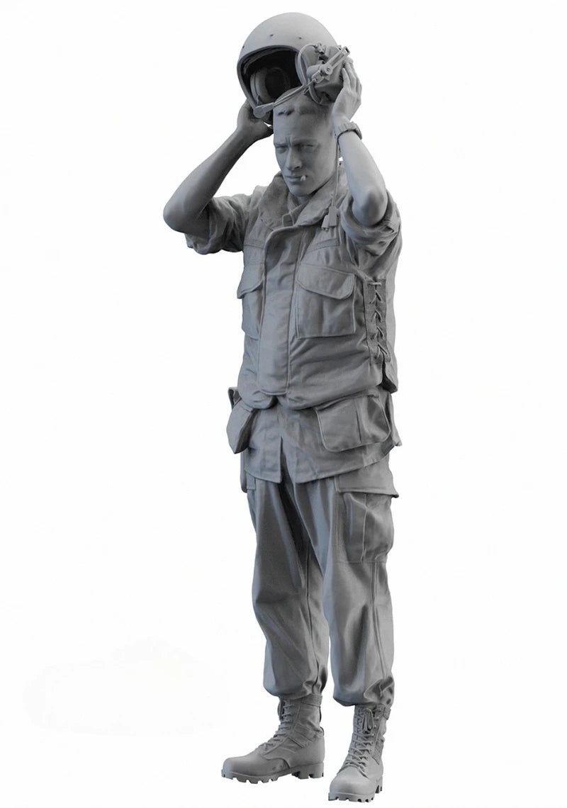 Modern Military APC Commander 1/16 Resin Figure Kit - 1/16 resin model view 3
