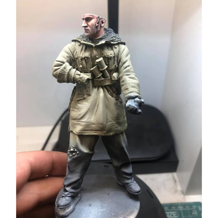 WWI German Machine Gunner Holtinghalkov Front 1/16 Resin Figure Kit - 1/16 resin model view 5