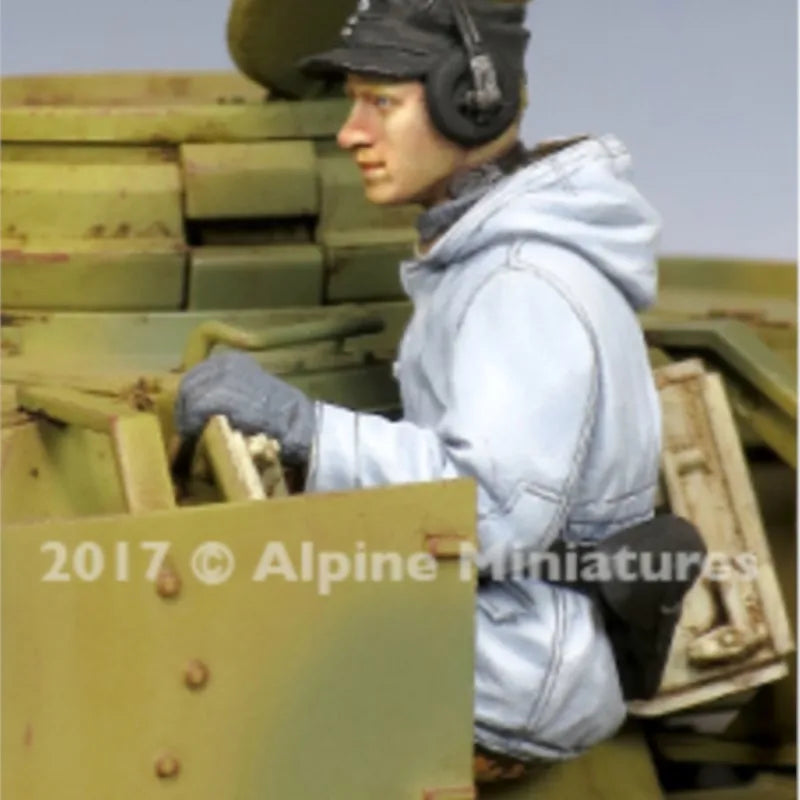 WWII Tank Commander in Hatch 1/35 Resin Figure Kit - 1/35 resin model view 2