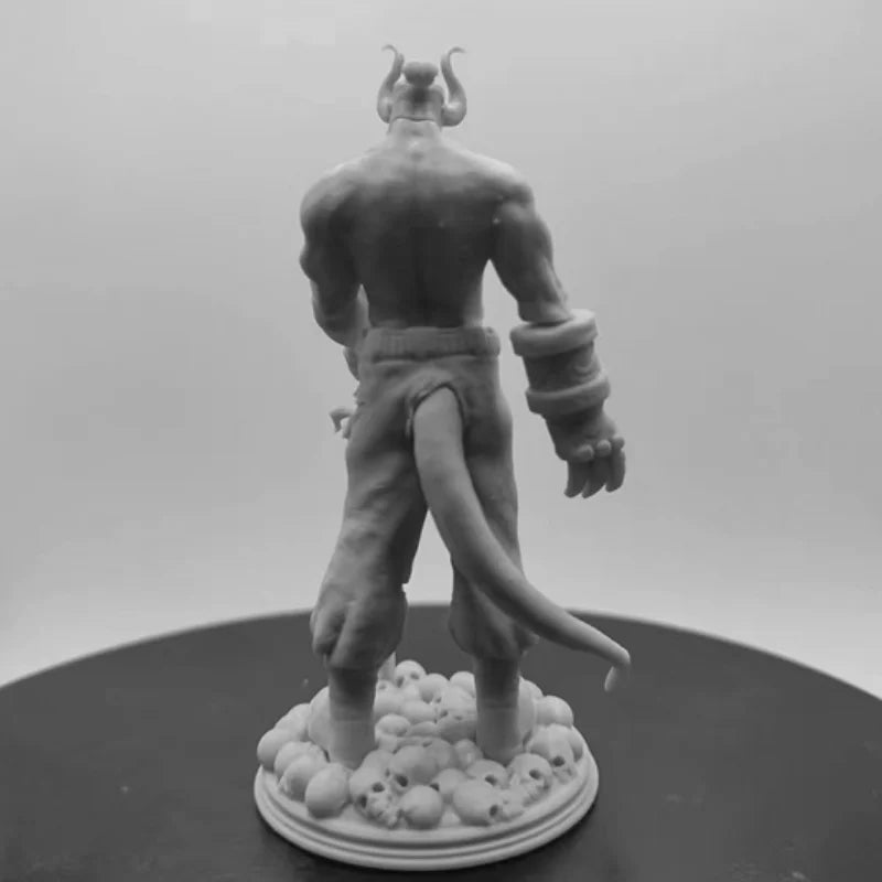Demonic Horned Warrior with Sword 1/24 Resin Figure Kit - 1/24 resin model view 6