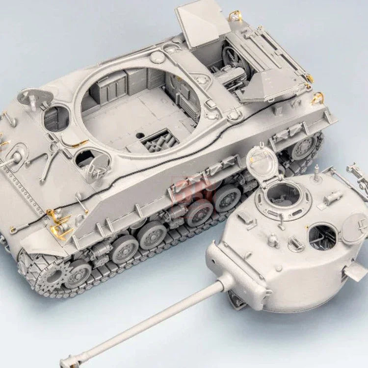 M4A3E8 Sherman Medium Tank 1/35 Resin Model Kit - 1/35 resin model view 3