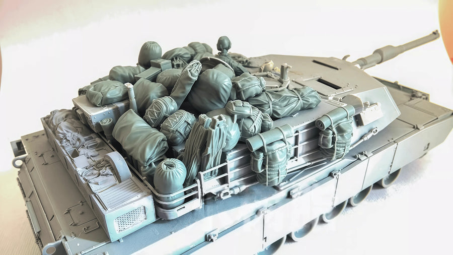 M1 Abrams Tank with Stowage 1/35 Resin Model Kit - 1/35 resin model view 2
