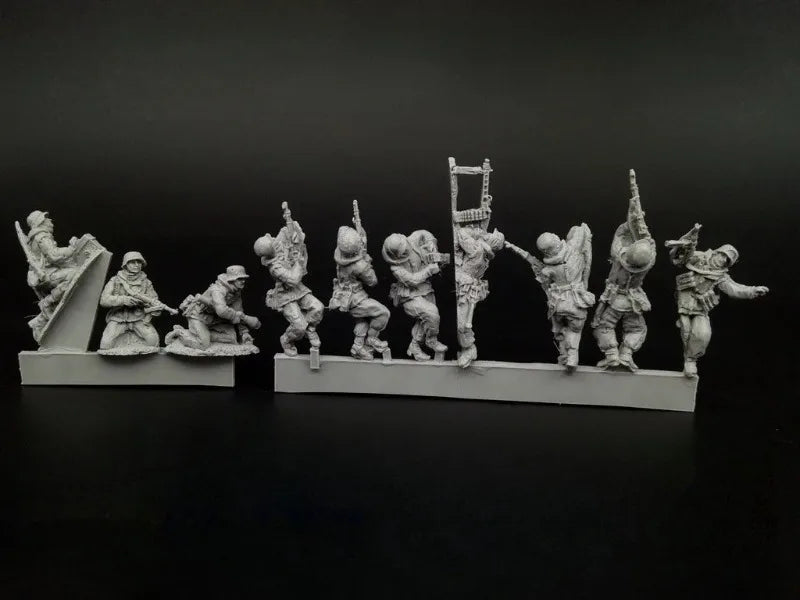 WWII German Winter Infantry 10-Figure Set 1/72 Scale Resin Kit - 1/72 resin model view 3
