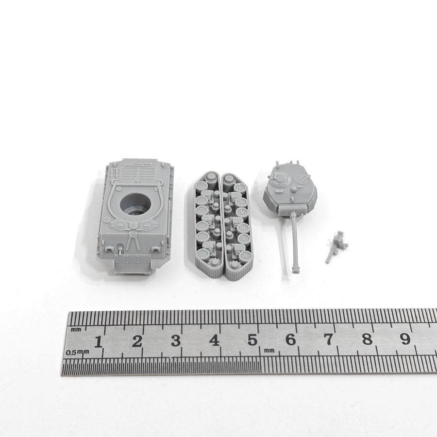 M4A3E8 Sherman Tank 1/144 Scale Resin Model Kit - 1/144 resin model view 5