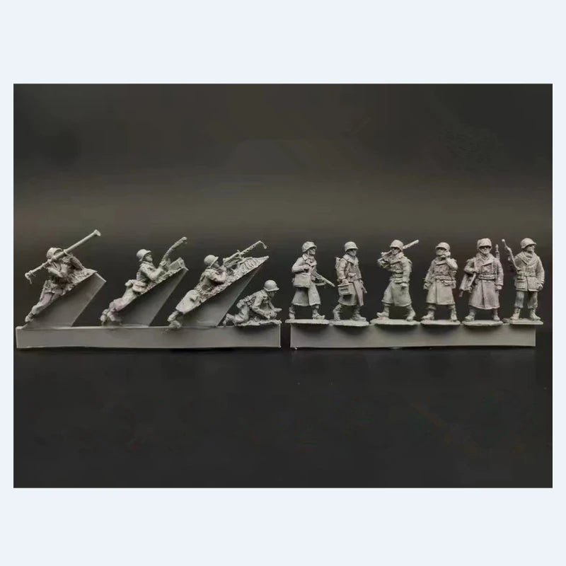 WWII German Winter Infantry 10-Figure Set 1/72 Resin Kit - resin model view 2
