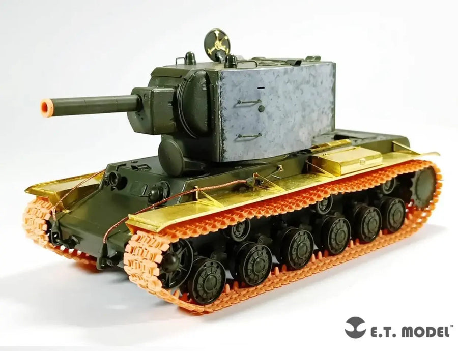 Soviet KV-2 Heavy Tank 1/35 Resin Model Kit - 1/35 resin model view 2