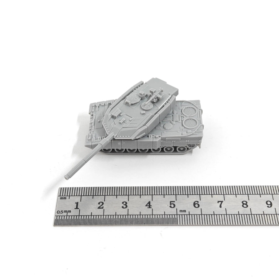 Leopard 2A7 Main Battle Tank 1/144 Scale Resin Model Kit - 1/144 resin model view 2