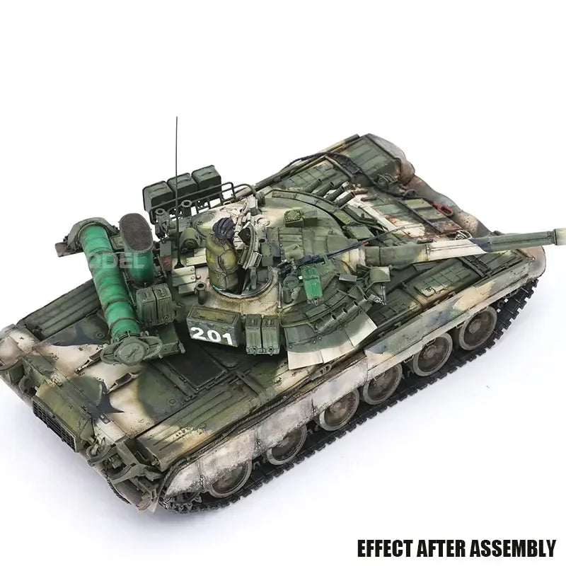 Russian T-80U Main Battle Tank 1/35 Resin Model Kit - 1/35 resin model view 2