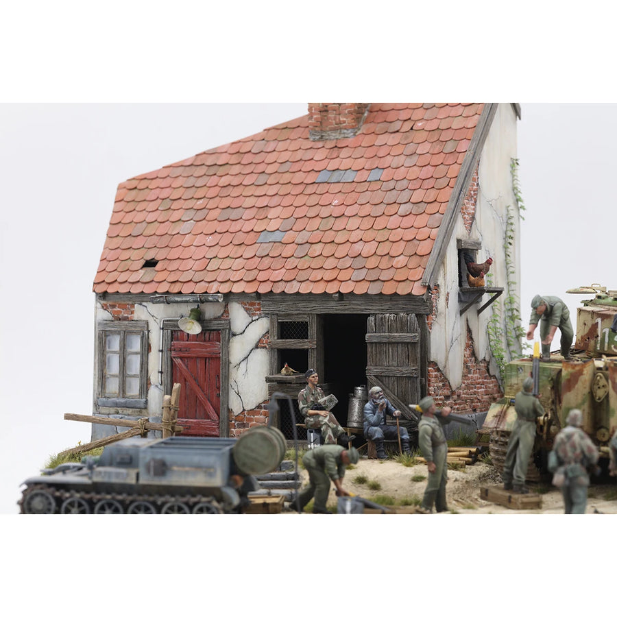 WWII European Village House 1/35 Resin Diorama Kit with Tank Base - 1/35 resin model view 2