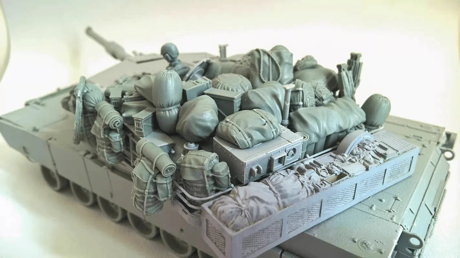 M1 Abrams Tank with Stowage 1/35 Resin Model Kit - 1/35 resin model view 3