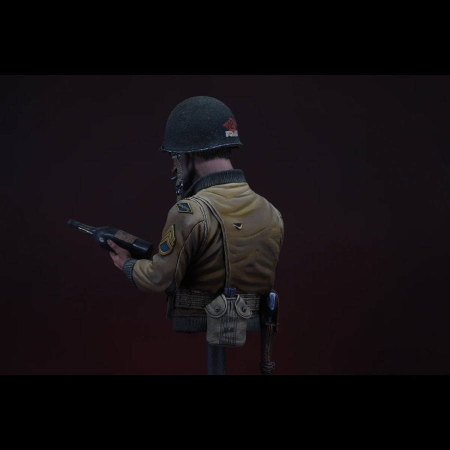 WWII US Army Sergeant with Thompson SMG 1/10 Resin Bust Figure - resin model view 4