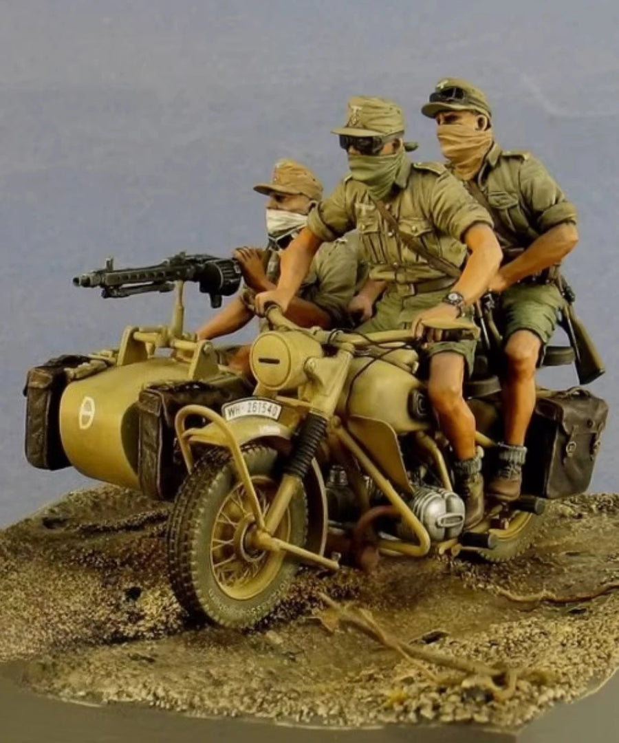 WWII German Motorcycle Sidecar Soldiers 3-Figure Set 1/35 Resin Kit - 1/35 resin model view 2