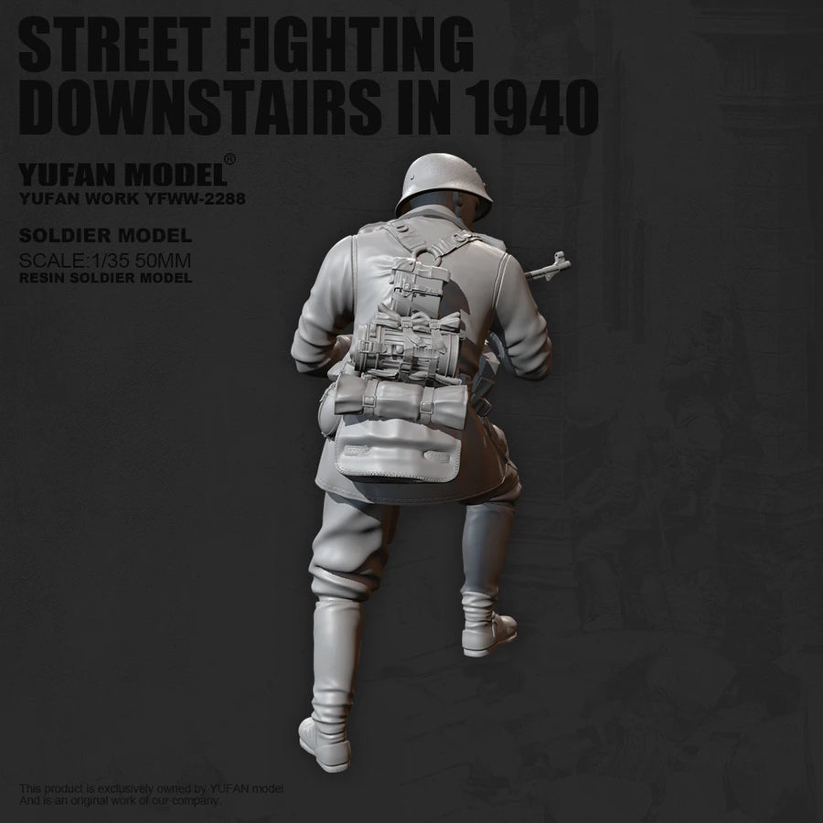 WWII German Soldier Street Combat 1940 1/35 Resin Figure Kit - 1/35 resin model view 4