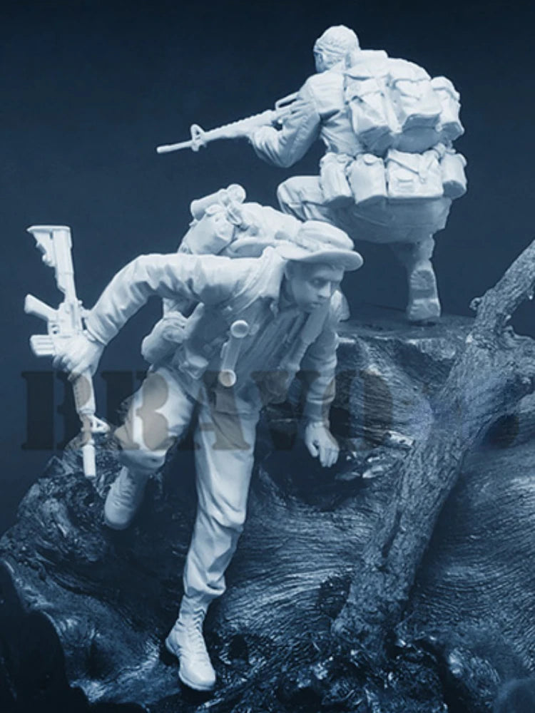 Modern Special Forces Soldiers 2-Figure Set 1:35 Scale Resin Kit - 1/35 resin model view 3