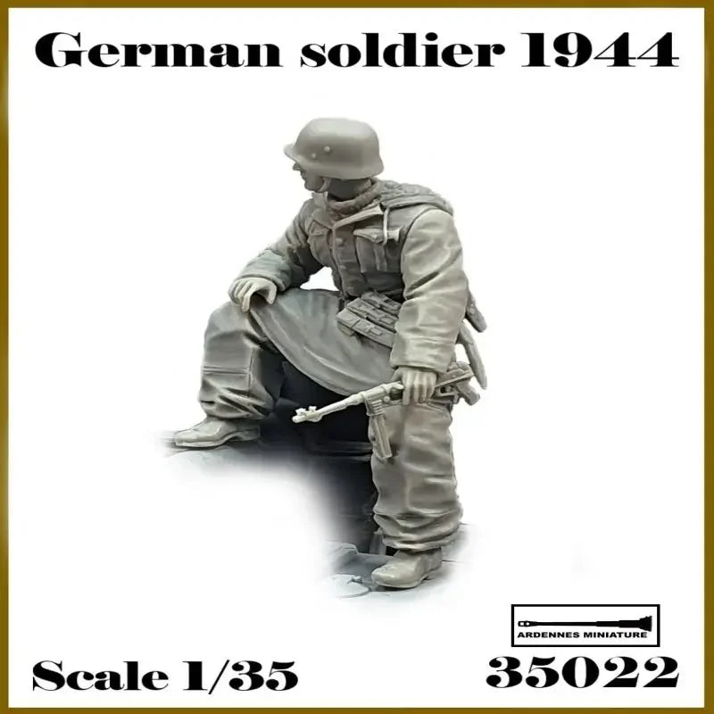 WWII German Winter Infantry Seated & Standing 1/35 Resin Figure Kit - resin model view 3