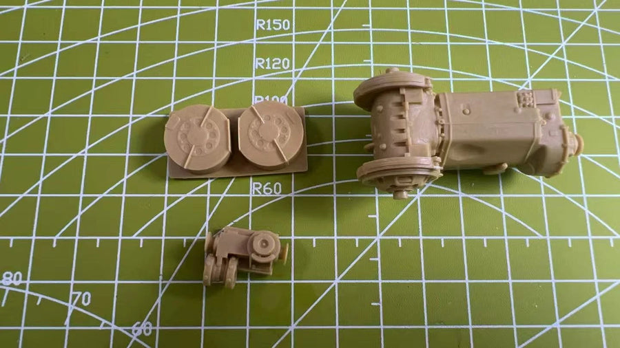 Leopard Tank Transmission 1/35 Resin Model Kit - 1/35 resin model view 3