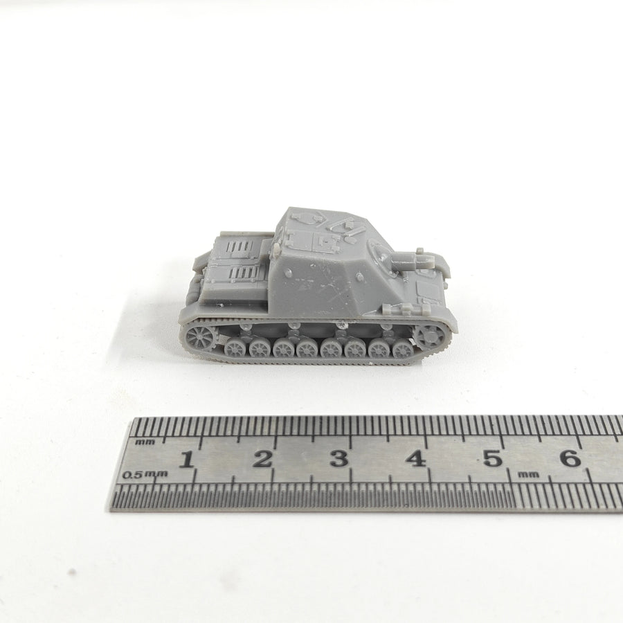 WWII German Sturmpanzer IV 1/144 Scale Resin Model Kit - 1/144 resin model view 2