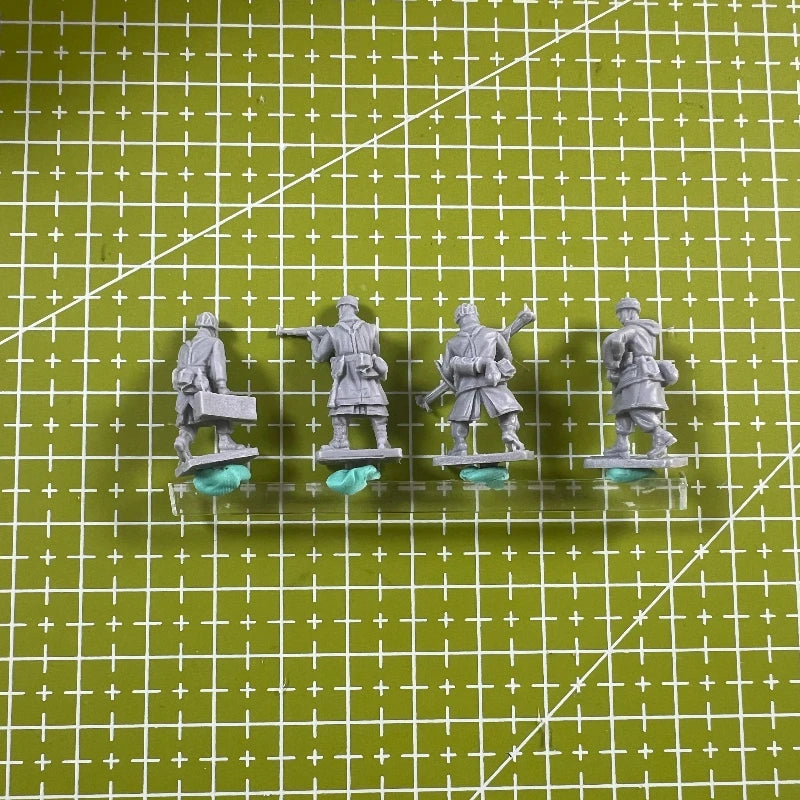 WWII Anti-Aircraft Infantry Soldier 1/72 Resin Figure Set (4-Pack) - 1/72 resin model view 2