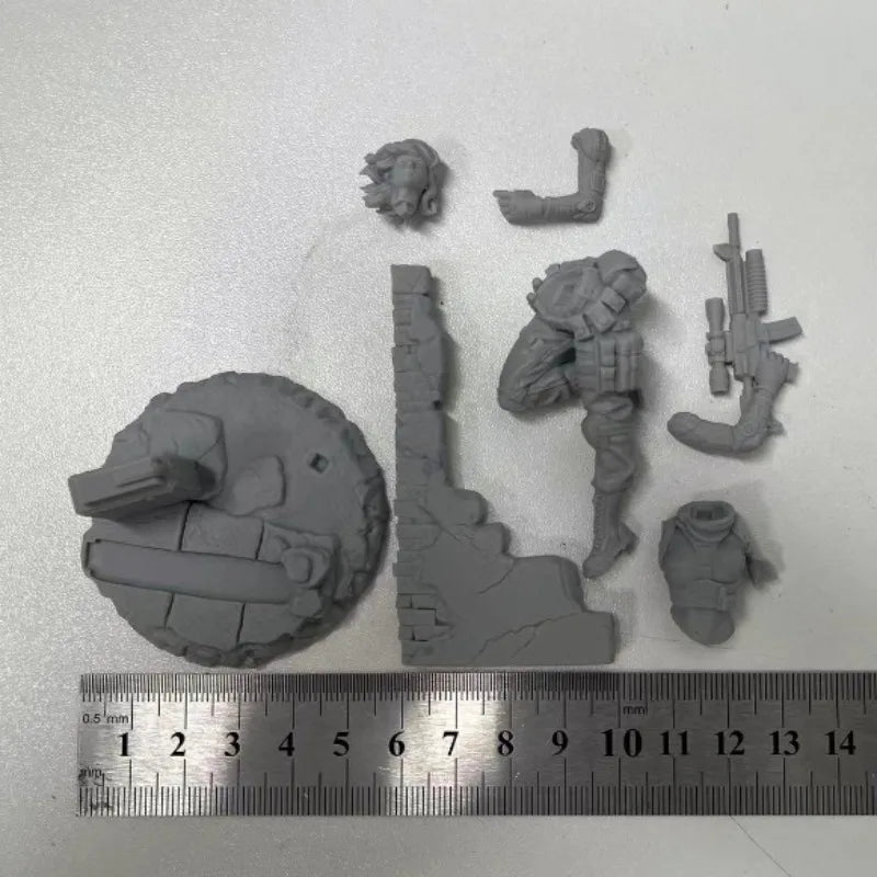 Sci-Fi Female Tactical Operative with Assault Rifle 1/24 Resin Figure Kit - resin model view 2