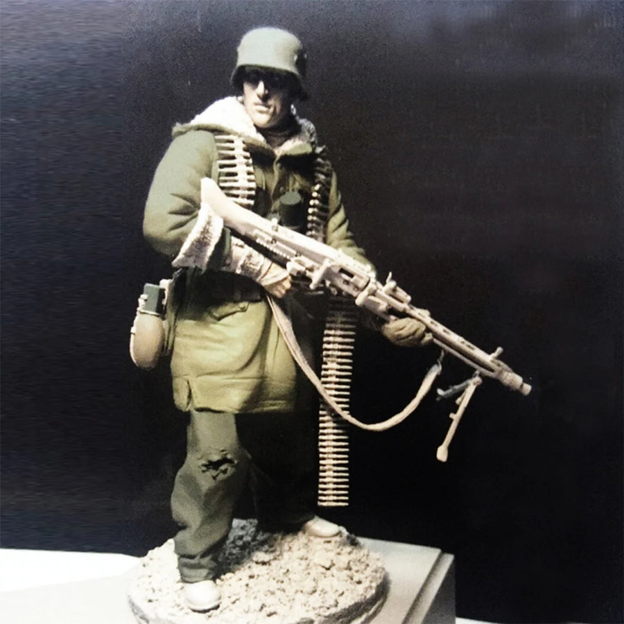 WWI German Machine Gunner Holtinghalkov Front 1/16 Resin Figure Kit - 1/16 resin model view 2