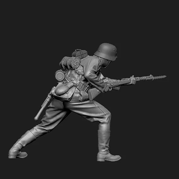 WWII German Soldier with Rifle 1/35 Resin Figure Kit - 1/35 resin model view 2