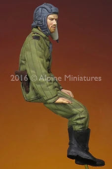 WWII Soviet Tank Crew Member 1/16 Resin Figure Kit - 1/16 resin model view 4