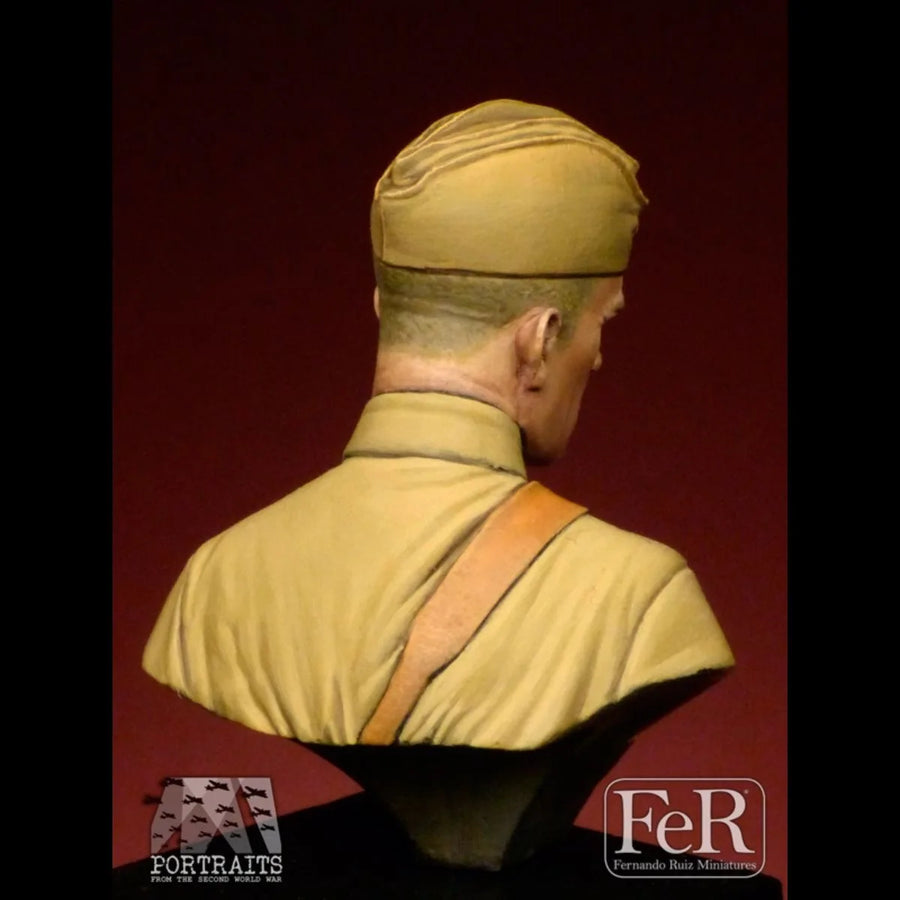 WWII German Officer Bust 1/16 Scale Resin Figure Kit - 1/16 resin model view 2