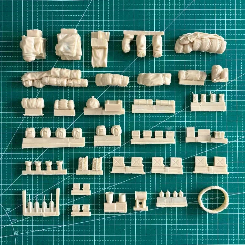 US M3A1 Halftrack Stowage Set 1/35 Resin Model Kit - 1/35 resin model view 4
